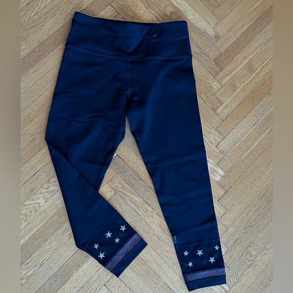 NWOT-Nancy Rose Performance Legging SILVER star detail at ankle 6/S - 7/8 length - Picture 4 of 10